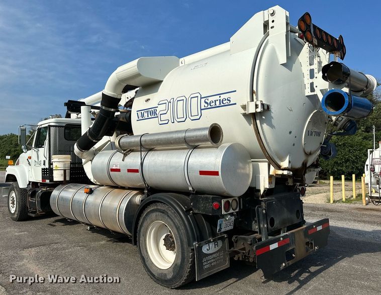 image for item OC9075 1996 International 2554  sewer jetter truck