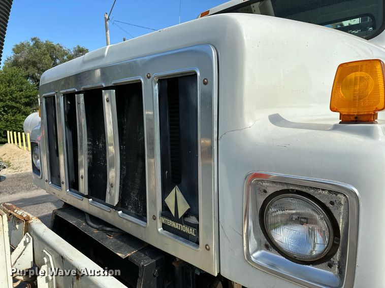 image for item OC9075 1996 International 2554  sewer jetter truck