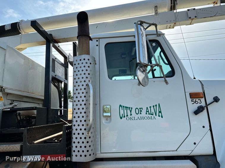 image for item OC9075 1996 International 2554  sewer jetter truck