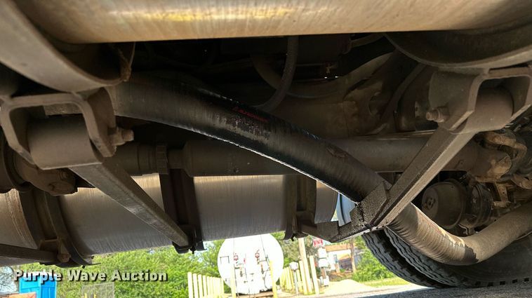 image for item OC9075 1996 International 2554  sewer jetter truck