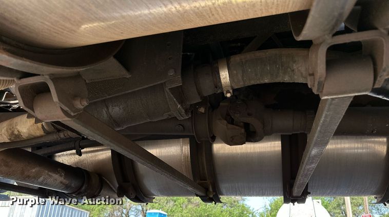 image for item OC9075 1996 International 2554  sewer jetter truck