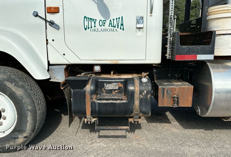 image for item OC9075 1996 International 2554  sewer jetter truck