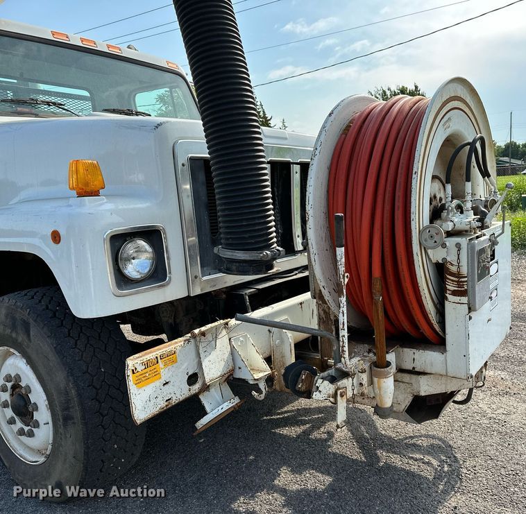 image for item OC9075 1996 International 2554  sewer jetter truck