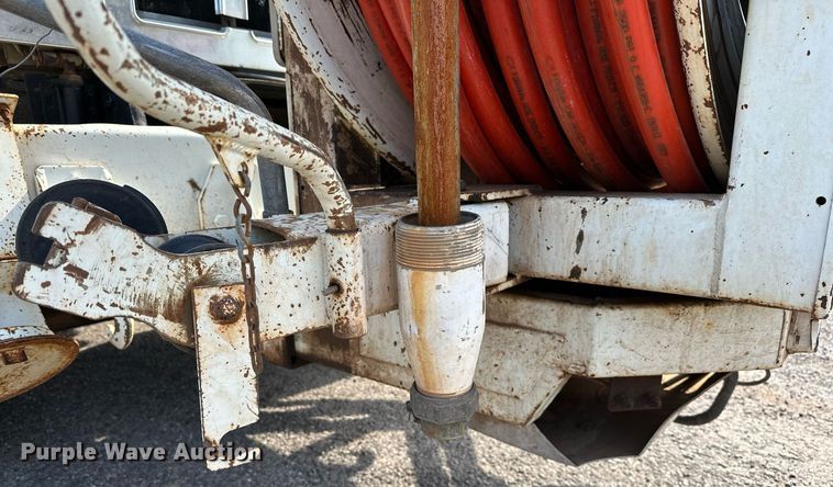 image for item OC9075 1996 International 2554  sewer jetter truck