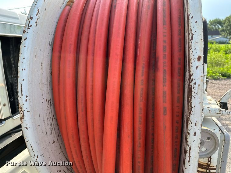 image for item OC9075 1996 International 2554  sewer jetter truck