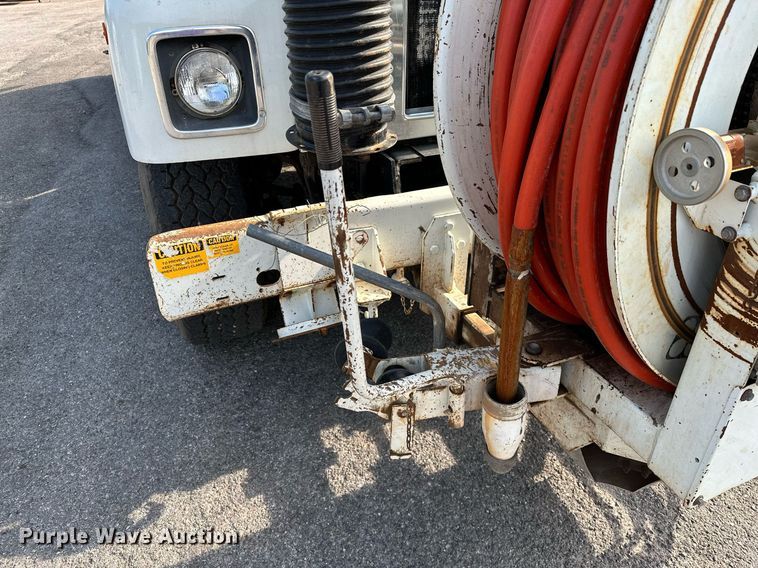 image for item OC9075 1996 International 2554  sewer jetter truck