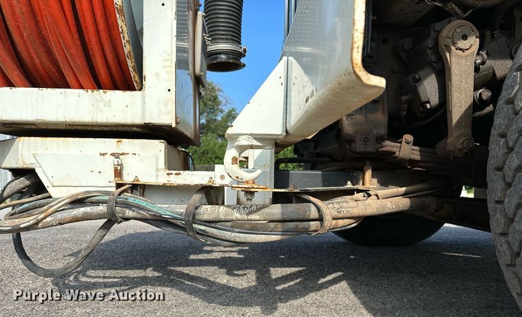 image for item OC9075 1996 International 2554  sewer jetter truck