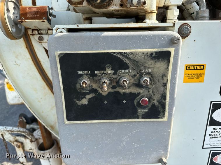 image for item OC9075 1996 International 2554  sewer jetter truck