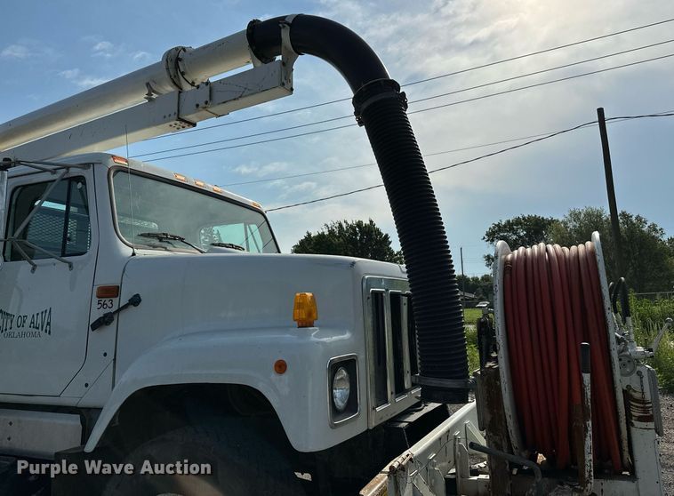 image for item OC9075 1996 International 2554  sewer jetter truck