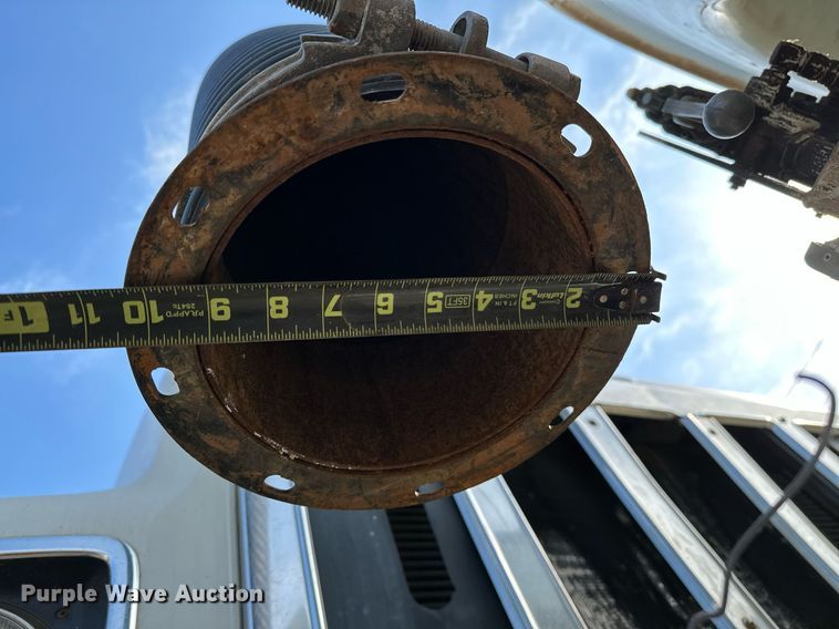 image for item OC9075 1996 International 2554  sewer jetter truck