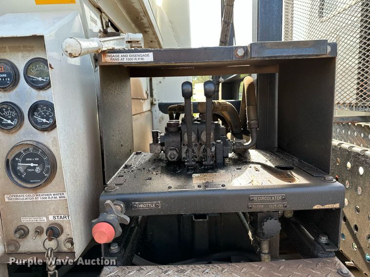 image for item OC9075 1996 International 2554  sewer jetter truck