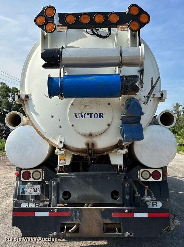 image for item OC9075 1996 International 2554  sewer jetter truck