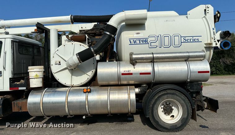 image for item OC9075 1996 International 2554  sewer jetter truck