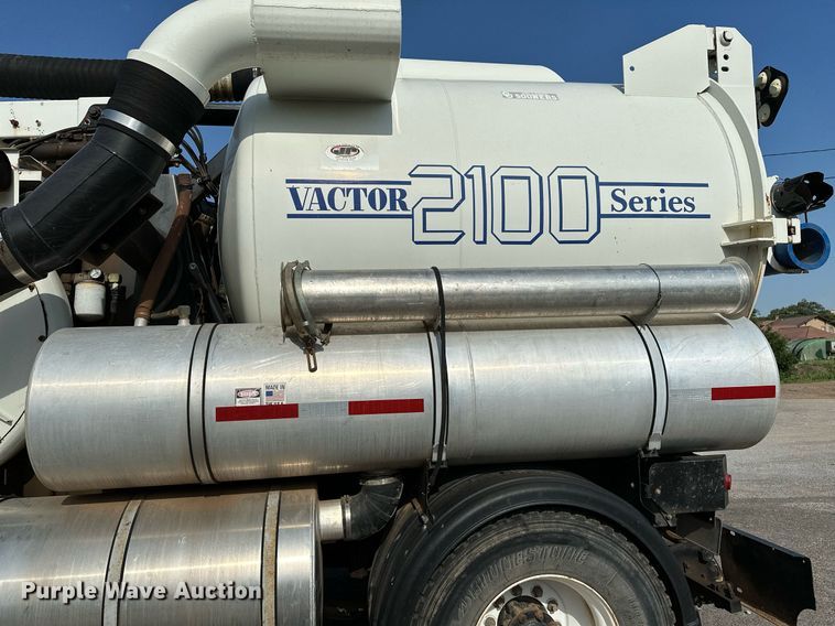 image for item OC9075 1996 International 2554  sewer jetter truck