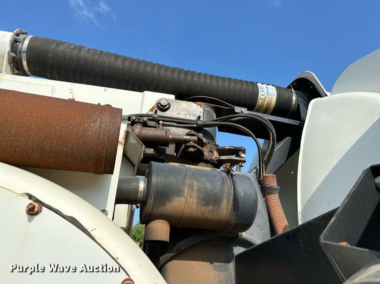 image for item OC9075 1996 International 2554  sewer jetter truck