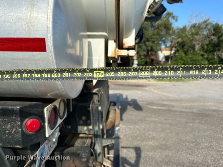 image for item OC9075 1996 International 2554  sewer jetter truck