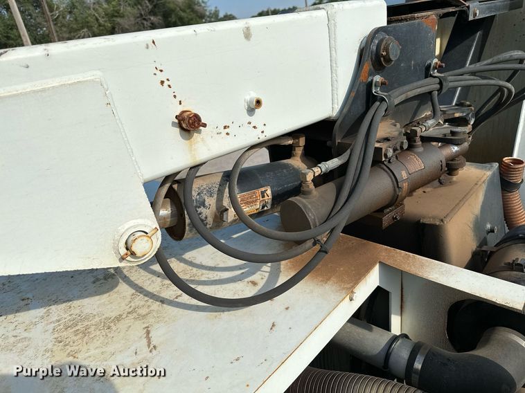 image for item OC9075 1996 International 2554  sewer jetter truck
