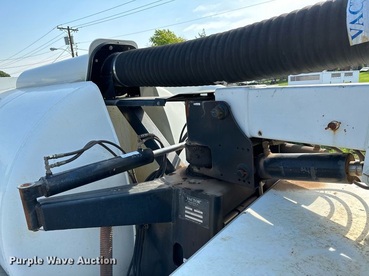 image for item OC9075 1996 International 2554  sewer jetter truck