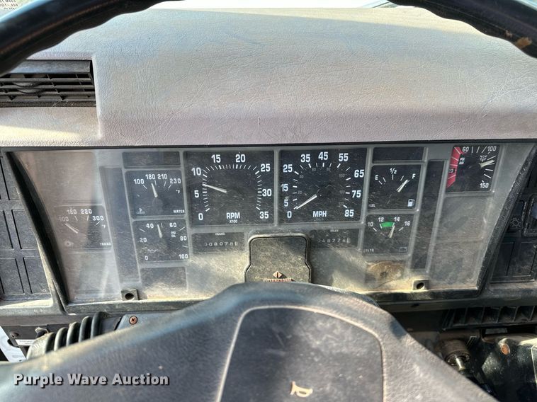 image for item OC9075 1996 International 2554  sewer jetter truck