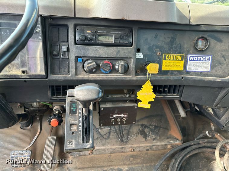 image for item OC9075 1996 International 2554  sewer jetter truck