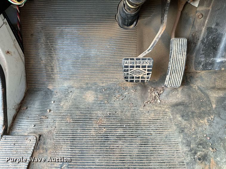 image for item OC9075 1996 International 2554  sewer jetter truck