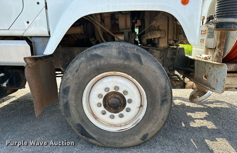 image for item OC9075 1996 International 2554  sewer jetter truck