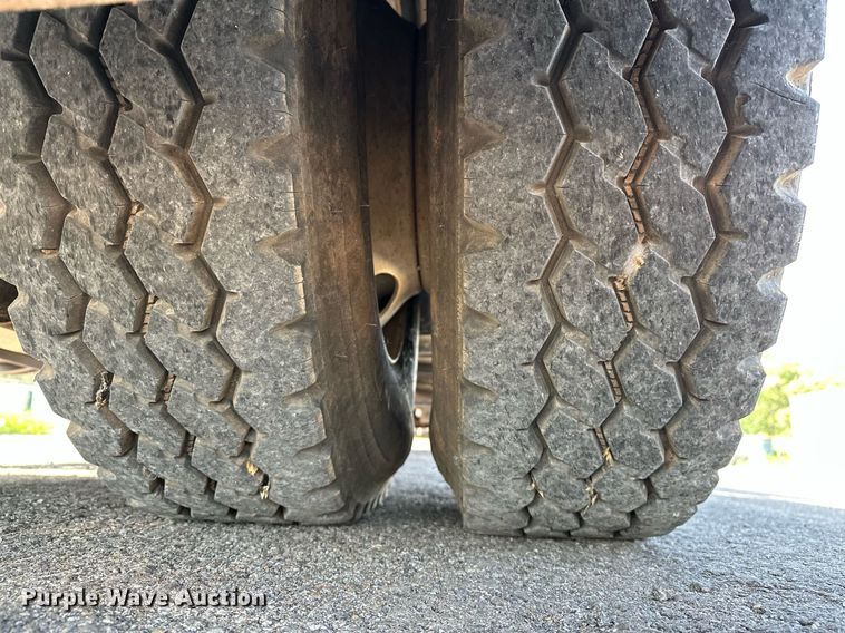 image for item OC9075 1996 International 2554  sewer jetter truck