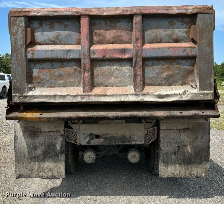 image for item OC9117 2008 Freightliner Business Class M2  dump truck