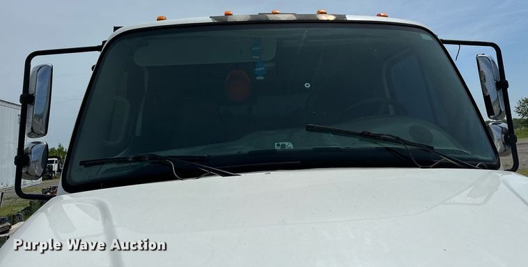 image for item OC9117 2008 Freightliner Business Class M2  dump truck