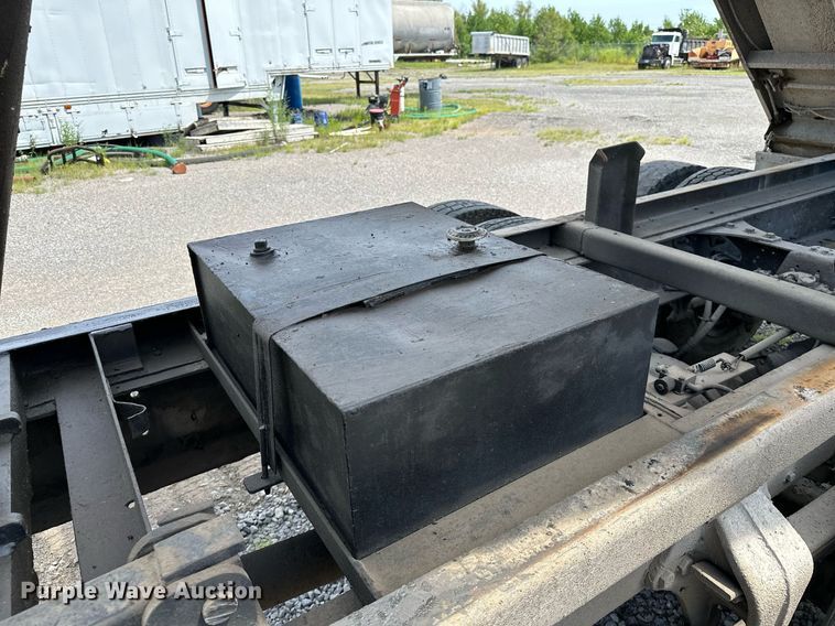 image for item OC9117 2008 Freightliner Business Class M2  dump truck