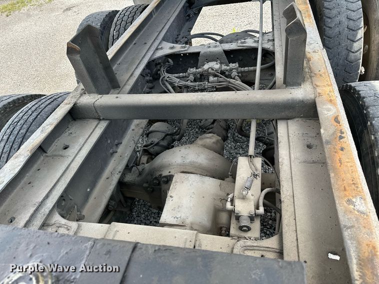 image for item OC9117 2008 Freightliner Business Class M2  dump truck