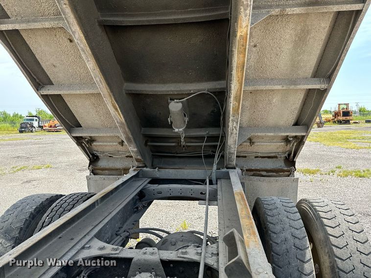 image for item OC9117 2008 Freightliner Business Class M2  dump truck