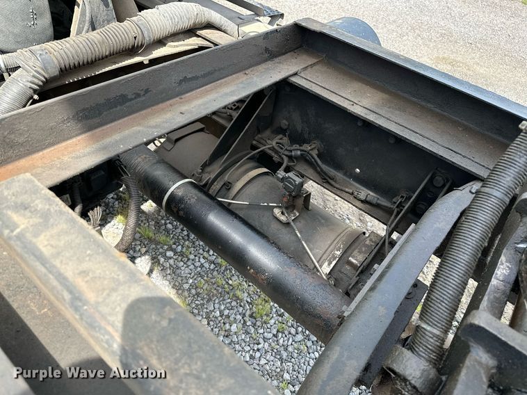 image for item OC9117 2008 Freightliner Business Class M2  dump truck