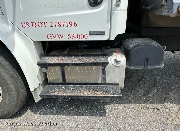 image for item OC9117 2008 Freightliner Business Class M2  dump truck