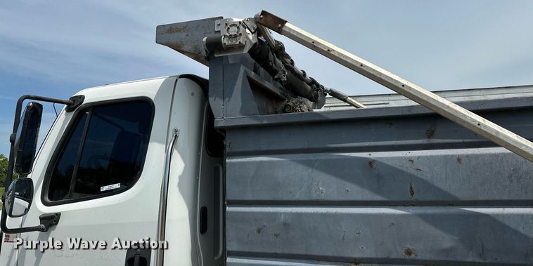 image for item OC9117 2008 Freightliner Business Class M2  dump truck