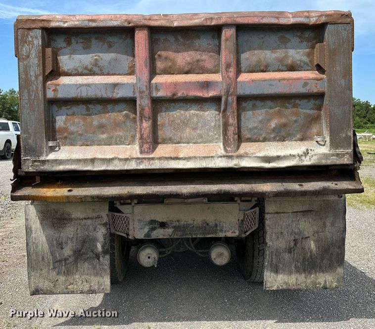 image for item OC9117 2008 Freightliner Business Class M2  dump truck