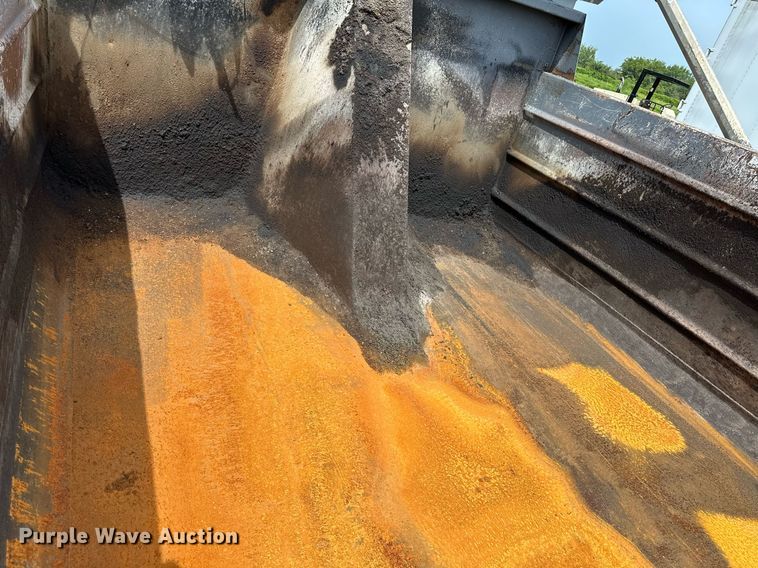 image for item OC9117 2008 Freightliner Business Class M2  dump truck