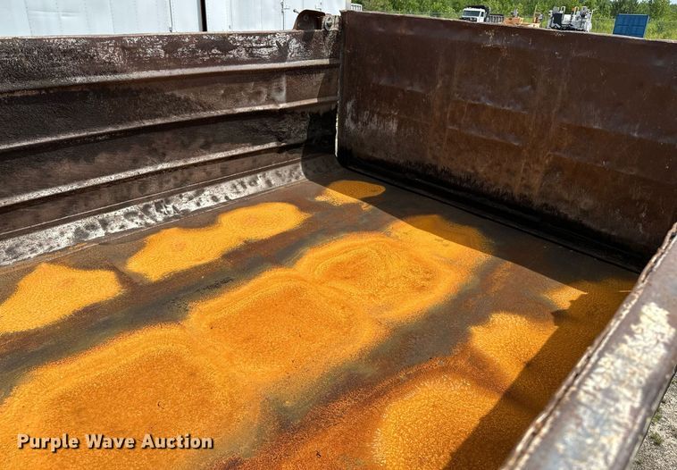 image for item OC9117 2008 Freightliner Business Class M2  dump truck