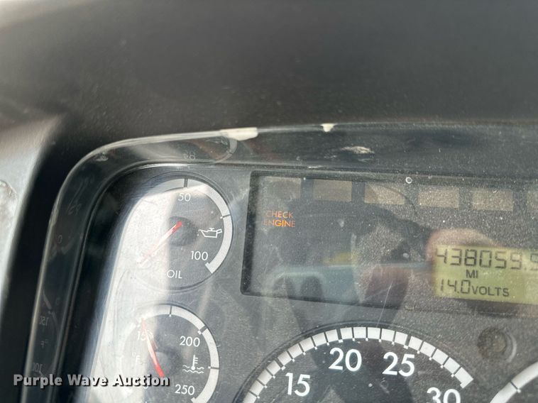 image for item OC9117 2008 Freightliner Business Class M2  dump truck