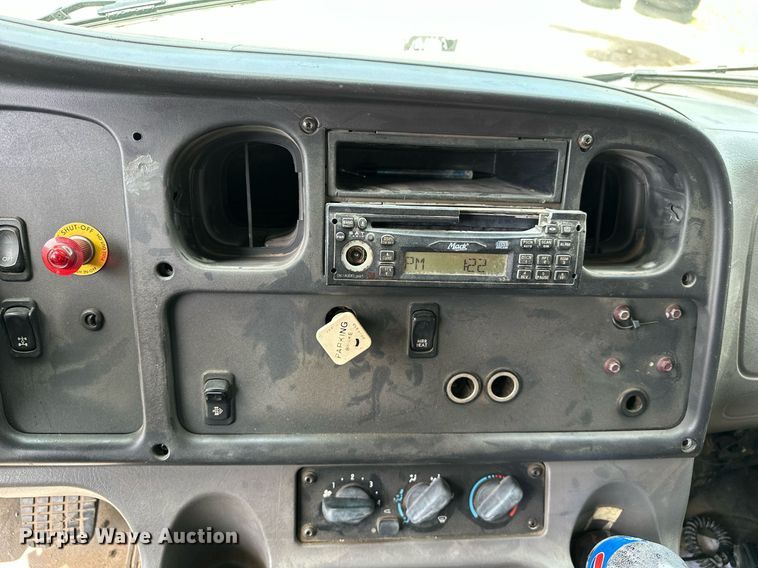 image for item OC9117 2008 Freightliner Business Class M2  dump truck