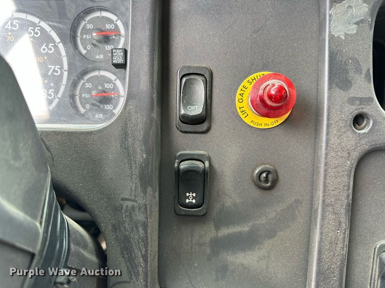 image for item OC9117 2008 Freightliner Business Class M2  dump truck