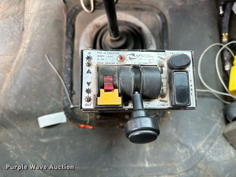 image for item OC9117 2008 Freightliner Business Class M2  dump truck