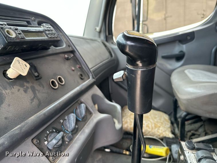 image for item OC9117 2008 Freightliner Business Class M2  dump truck