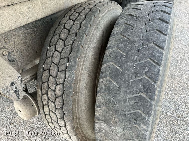 image for item OC9117 2008 Freightliner Business Class M2  dump truck