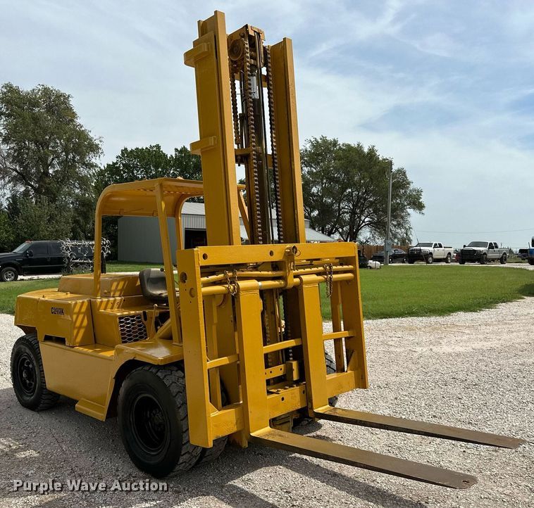 image for item OC9133 Clark  forklift