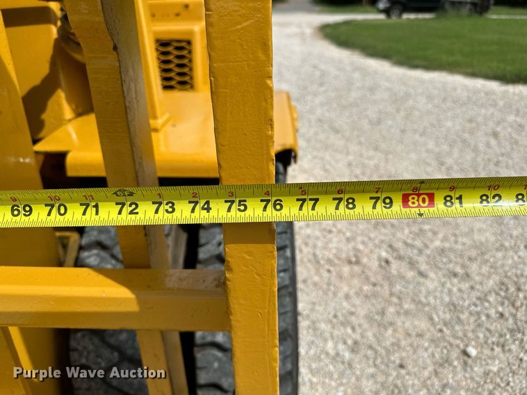 image for item OC9133 Clark  forklift