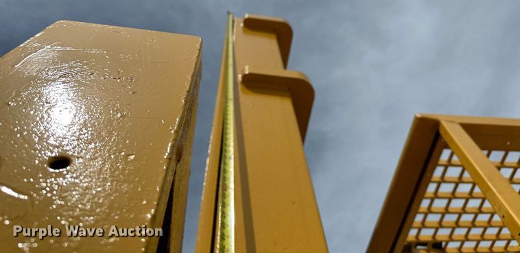 image for item OC9133 Clark  forklift