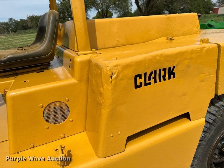 image for item OC9133 Clark  forklift