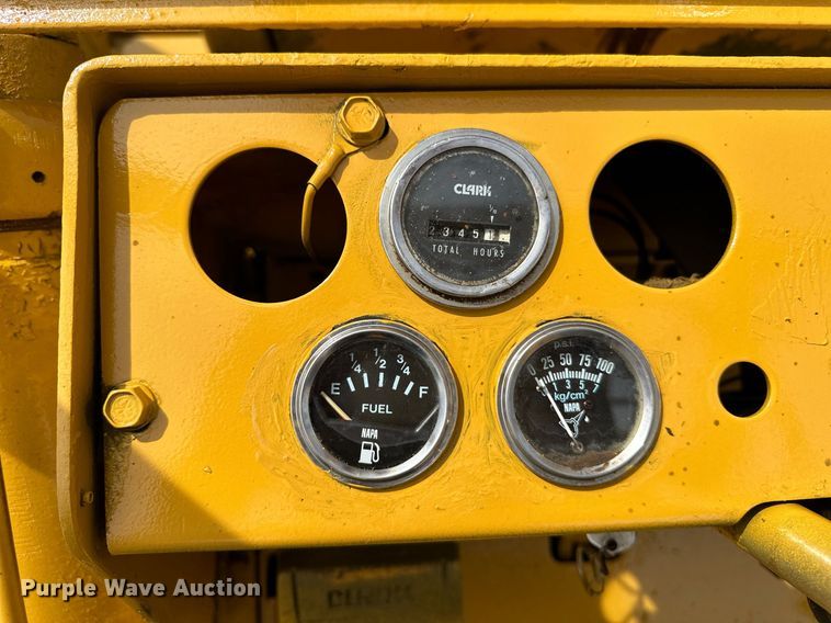 image for item OC9133 Clark  forklift