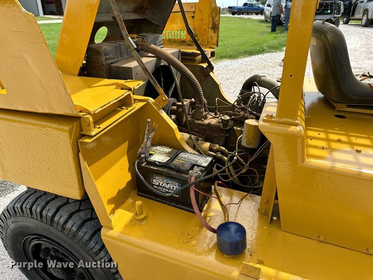 image for item OC9133 Clark  forklift